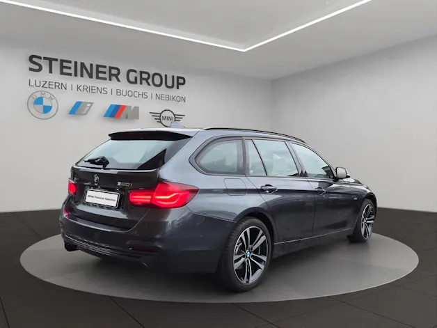BMW 320i xDrive Touring Edition Sport Line