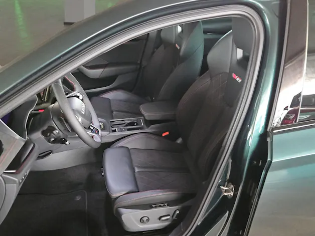 SKODA Octavia Combi 2.0 TSI DSG RS 30 Years Edition