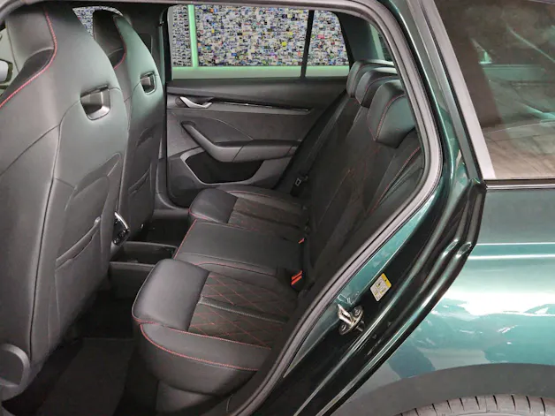 SKODA Octavia Combi 2.0 TSI DSG RS 30 Years Edition