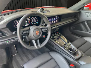 PORSCHE 911 Carrera GTS