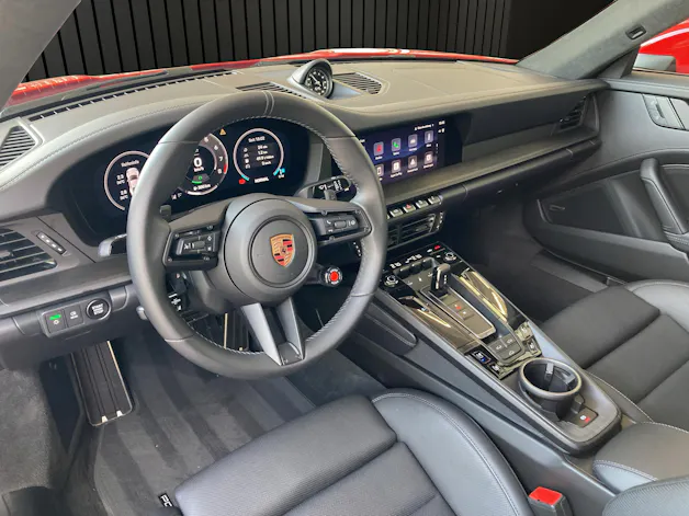 PORSCHE 911 Carrera GTS