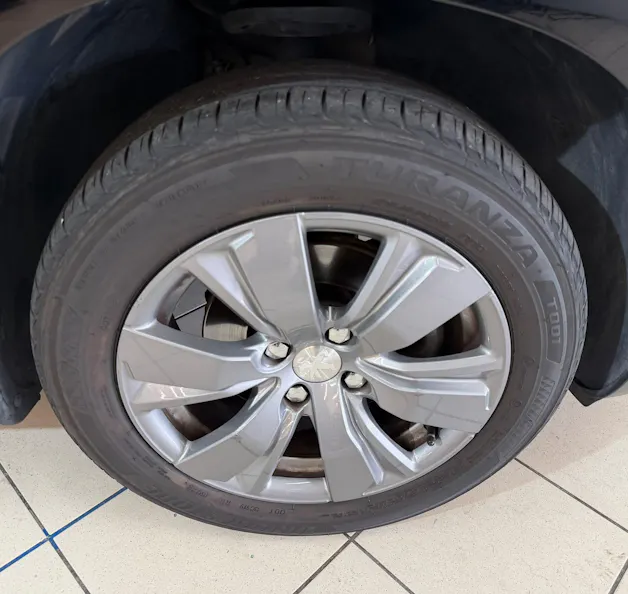 PEUGEOT 2008 1.2 PureTech Style EAT6