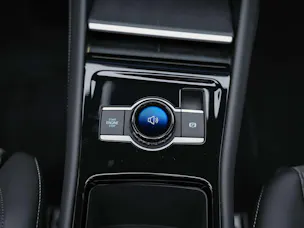 VW Tiguan 2.0 TDI SCR R-Line 4Motion DSG *Panorama*Massage*Lenkradheizung*360° Kamera*
