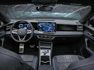 VW Tiguan 2.0 TDI SCR R-Line 4Motion DSG *Panorama*Massage*Lenkradheizung*360° Kamera*