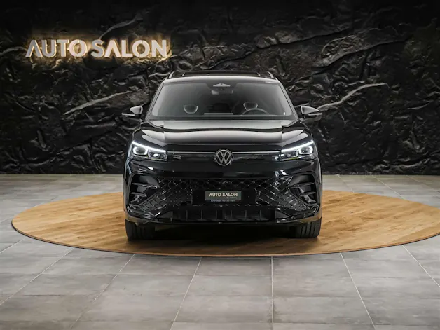 VW Tiguan 2.0 TDI SCR R-Line 4Motion DSG *Panorama*Massage*Lenkradheizung*360° Kamera*