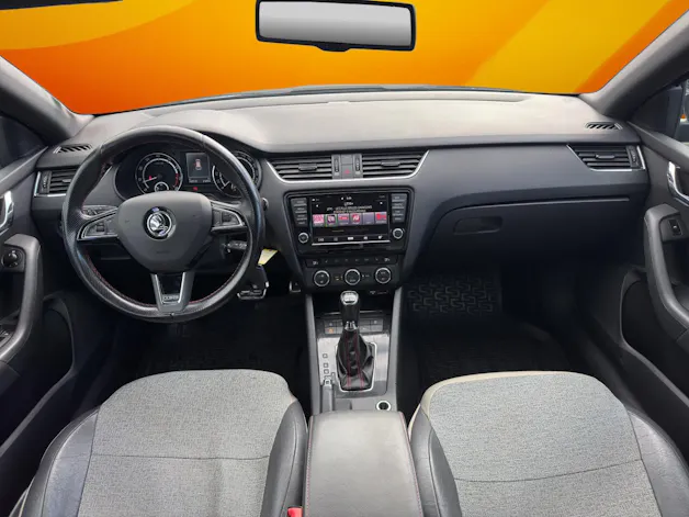 SKODA Octavia Combi 2.0 TSI RS DSG