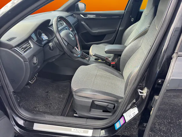 SKODA Octavia Combi 2.0 TSI RS DSG