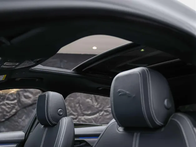 Jaguar F-Pace 3.0 D300 R-Dynamic MHEV SE AWD *Facelift*Panorama*Meridian*Lenkradheizung*