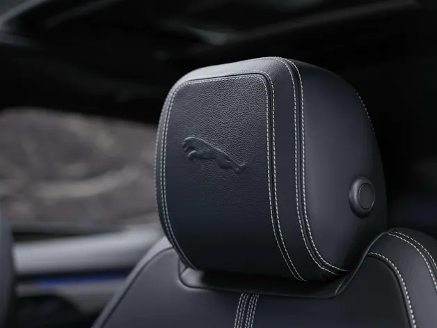 Jaguar F-Pace 3.0 D300 R-Dynamic MHEV SE AWD *Facelift*Panorama*Meridian*Lenkradheizung*
