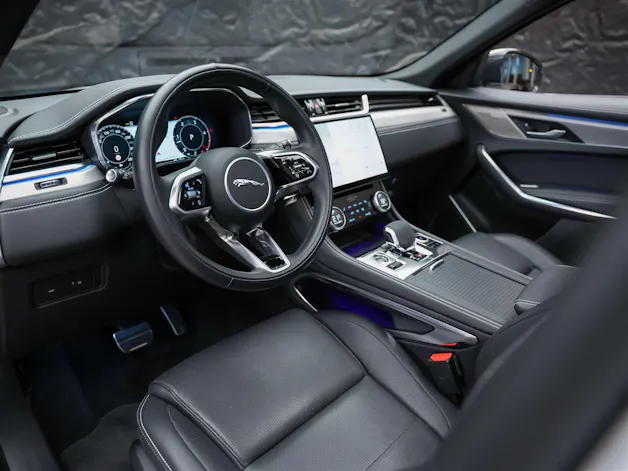 Jaguar F-Pace 3.0 D300 R-Dynamic MHEV SE AWD *Facelift*Panorama*Meridian*Lenkradheizung*