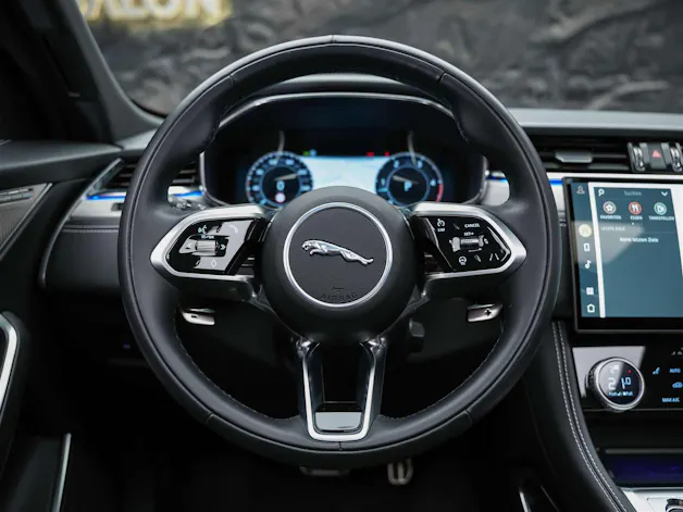 Jaguar F-Pace 3.0 D300 R-Dynamic MHEV SE AWD *Facelift*Panorama*Meridian*Lenkradheizung*