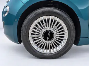 FIAT 500 C electric 87 kW Swiss Edition *inkl. 12 Monate Garantie*