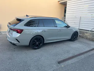 SKODA Octavia Combi 2.0 TSI DSG RS