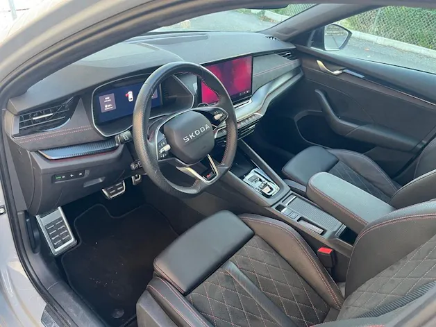 SKODA Octavia Combi 2.0 TSI DSG RS