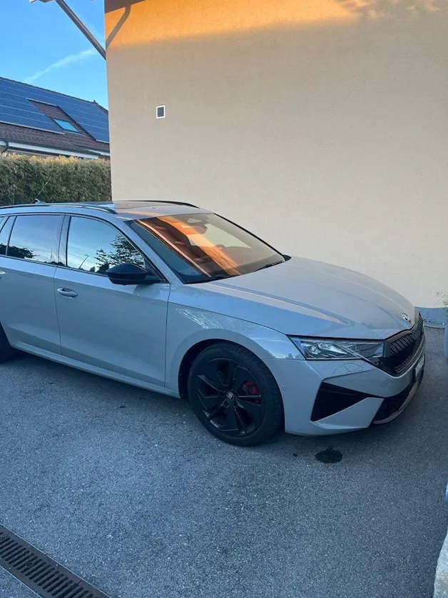 SKODA Octavia Combi 2.0 TSI DSG RS