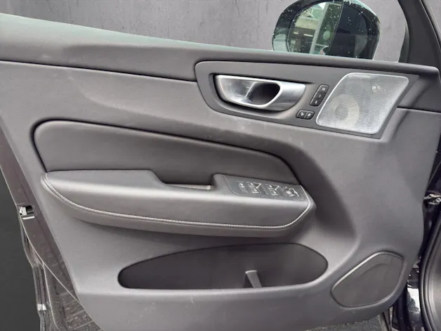VOLVO XC60 2.0 T8 TE XCENTRIC Black Edition eAWD