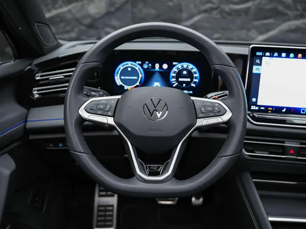 VW Tiguan 2.0 TDI SCR R-Line 4Motion DSG *Panorama*Massage*Lenkradheizung*360° Kamera*