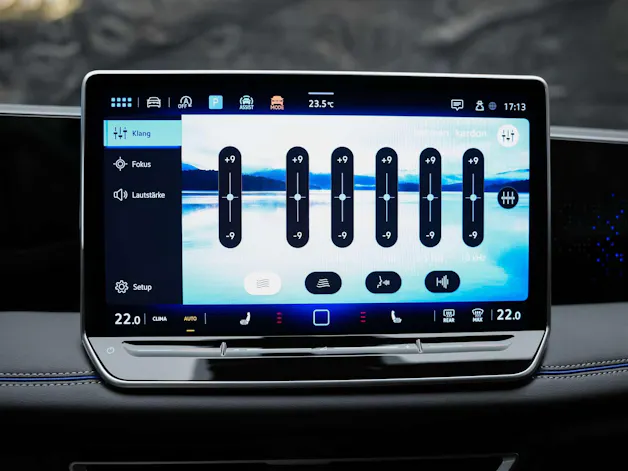 VW Tiguan 2.0 TDI SCR R-Line 4Motion DSG *Panorama*Massage*Lenkradheizung*360° Kamera*