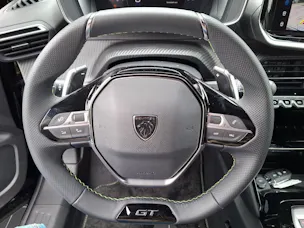 PEUGEOT 2008 156 e GT GT
