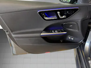 MERCEDES-BENZ C 300e AMG Line