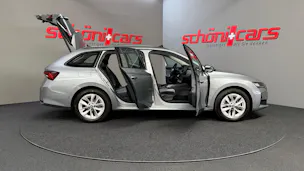 SKODA Octavia Combi 2.0 TSI DSG Selection 4x4
