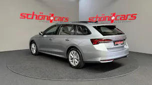 SKODA Octavia Combi 2.0 TSI DSG Selection 4x4