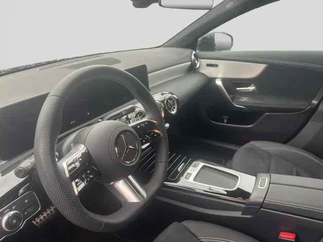 MERCEDES-BENZ CLA 200 d AMG Line Night 8G-DCT