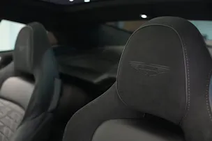 ASTON MARTIN Vanquish 5.2 V12 Bi-Turbo *Full Carbon* *Panorama* *Titanauspuff*