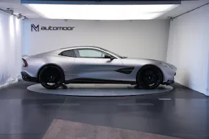 ASTON MARTIN Vanquish 5.2 V12 Bi-Turbo *Full Carbon* *Panorama* *Titanauspuff*