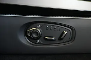 ASTON MARTIN Vanquish 5.2 V12 Bi-Turbo *Full Carbon* *Panorama* *Titanauspuff*