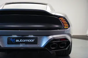 ASTON MARTIN Vanquish 5.2 V12 Bi-Turbo *Full Carbon* *Panorama* *Titanauspuff*