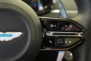 ASTON MARTIN Vanquish 5.2 V12 Bi-Turbo *Full Carbon* *Panorama* *Titanauspuff*