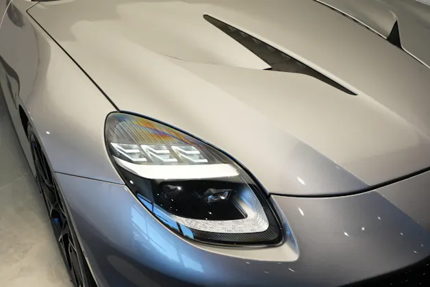 ASTON MARTIN Vanquish 5.2 V12 Bi-Turbo *Full Carbon* *Panorama* *Titanauspuff*