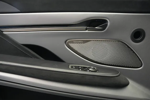 ASTON MARTIN Vanquish 5.2 V12 Bi-Turbo *Full Carbon* *Panorama* *Titanauspuff*