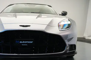 ASTON MARTIN Vanquish 5.2 V12 Bi-Turbo *Full Carbon* *Panorama* *Titanauspuff*