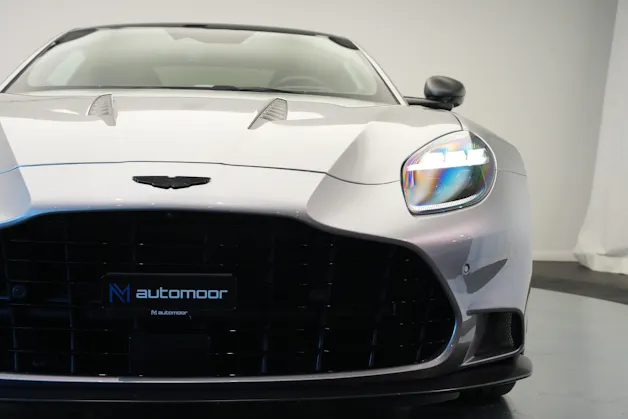 ASTON MARTIN Vanquish 5.2 V12 Bi-Turbo *Full Carbon* *Panorama* *Titanauspuff*