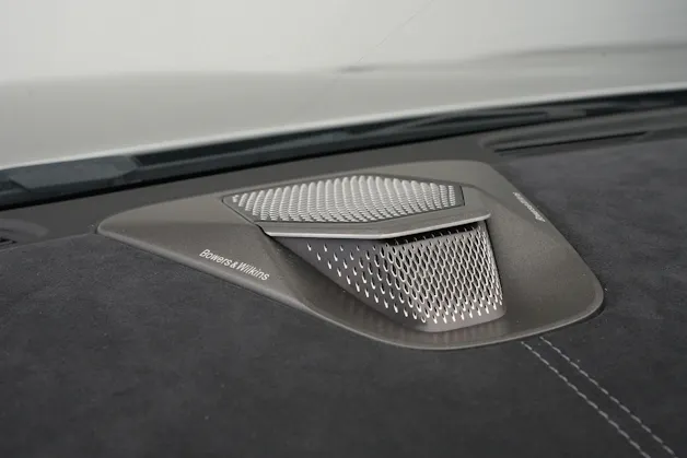 ASTON MARTIN Vanquish 5.2 V12 Bi-Turbo *Full Carbon* *Panorama* *Titanauspuff*
