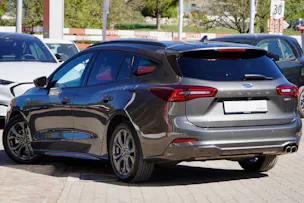 FORD Focus 1.0 MHEV ST-Line X Automat