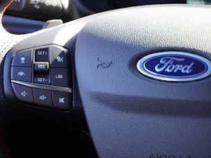FORD Focus 1.0 MHEV ST-Line X Automat