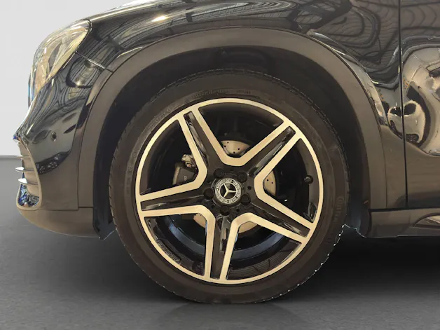 MERCEDES-BENZ GLA 200 Night Star AMG Line