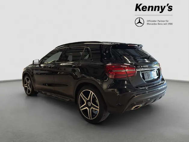 MERCEDES-BENZ GLA 200 Night Star AMG Line