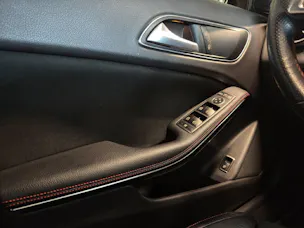 MERCEDES-BENZ GLA 200 Night Star AMG Line