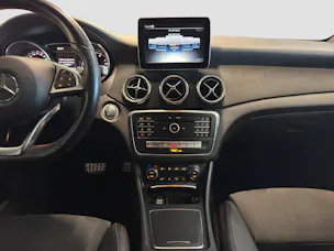MERCEDES-BENZ GLA 200 Night Star AMG Line