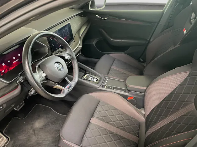 SKODA Octavia Combi 1.4 TSI PHEV DSG RS