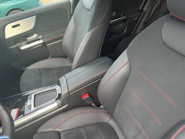 MERCEDES-BENZ GLA 200 AMG Line 7G-DCT