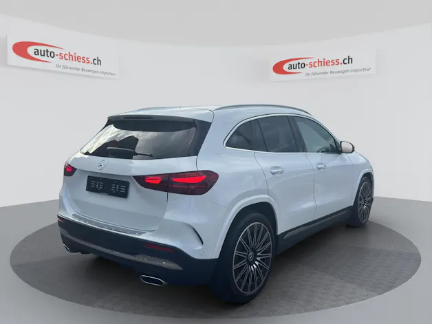 MERCEDES-BENZ GLA 200 AMG Line 7G-DCT