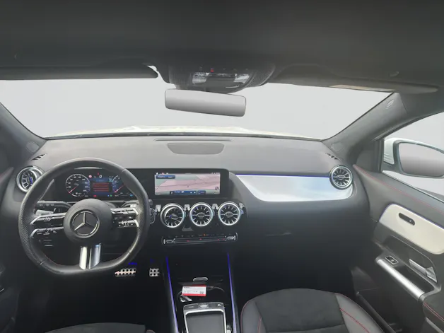 MERCEDES-BENZ GLA 200 AMG Line 7G-DCT