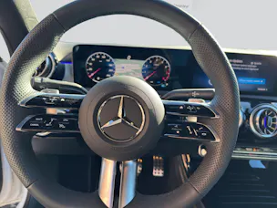 MERCEDES-BENZ CLA 200 AMG Edition Night 7G-DCT