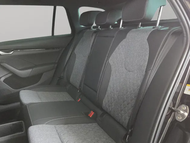 SKODA Octavia Combi 2.0 TSI DSG Dynamic 4x4