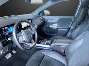 MERCEDES-BENZ EQA 300 AMG Line 4Matic